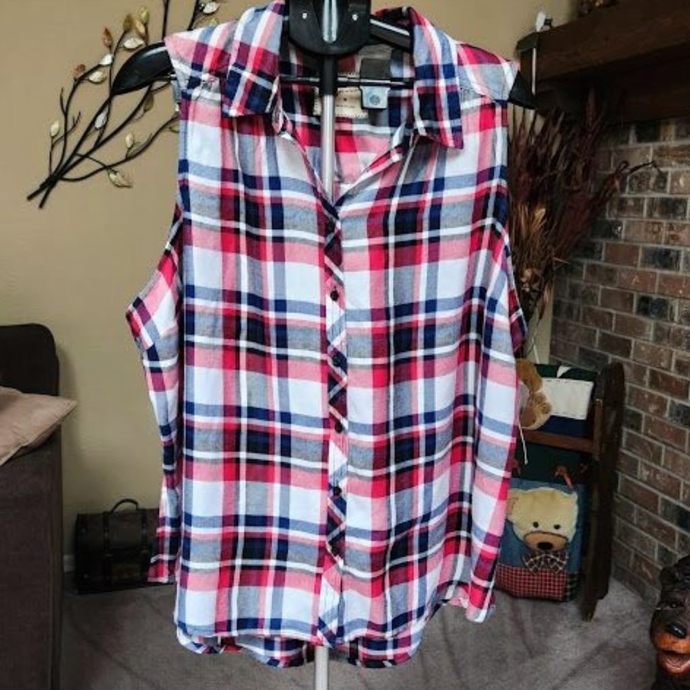 NWT Arizona plaid sleeveless top sz 1x (Jrs Plus but feel it would fit lady too